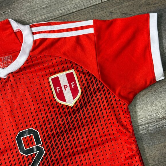 Adidas x PERU Soccer Jersey Red Mens Medium M Slim Fit #9 Lapadula 2023 Official - Picture 3 of 14